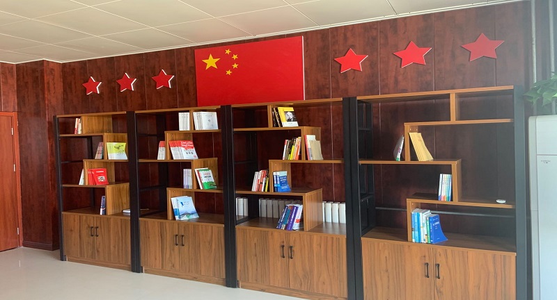 【能環(huán)熱力】“贈人玫瑰、手留余香”能環(huán)熱力開展員工自愿捐贈圖書活動 (2).jpg